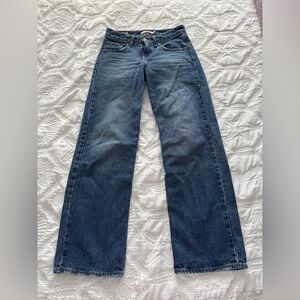 Levis low loose jeans Size 24